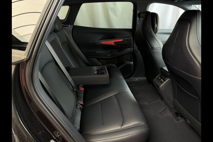 Lynk & Co 08 2026 • 345PK • 200KM ELEKTRISCH PHEV DIRECT LEVERBAAR • Massage Stoelen • Verwarmd/Ventilatie • Panorama • Matrix LED • Harman K PHEV