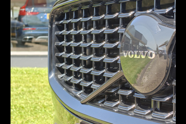 Volvo XC60 T6 350PK Plug-in hybrid AWD Plus Black Edition | Trekhaak | BLIS | ACC | PDC V+A | Camera Achter | Elektr. Stoelen | Carplay