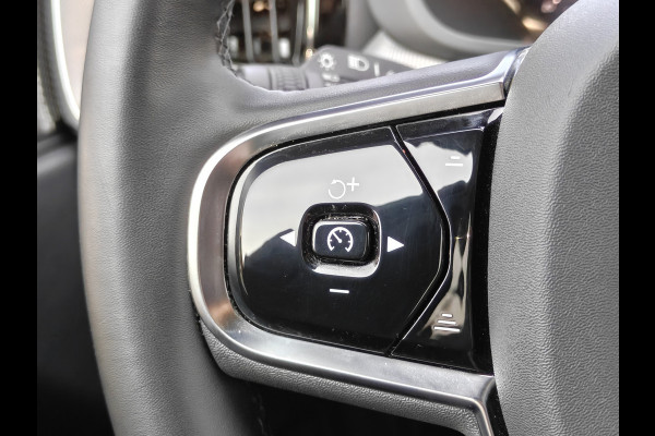 Volvo XC60 T6 350PK Plug-in hybrid AWD Plus Black Edition | Trekhaak | BLIS | ACC | PDC V+A | Camera Achter | Elektr. Stoelen | Carplay