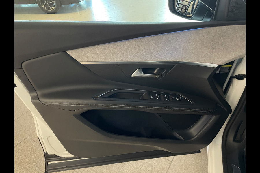 Peugeot 3008 1.2 PureTech GT AUTOMAAT AIRCO CLIMA NAVI CRUISE APPLE CARPLAY ALCANTARA ZEER NETTE AUTO