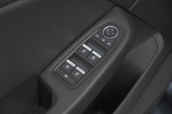 Renault Clio 1.0 TCe Intens | Trekhaak | Parkeersensoren | Climate Control | Apple Carplay