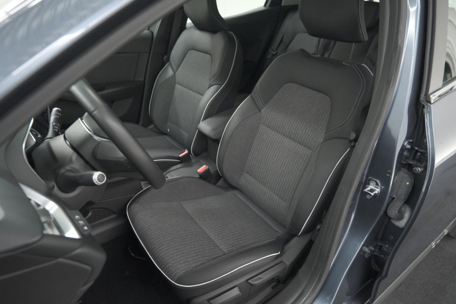 Renault Clio 1.0 TCe Intens | Trekhaak | Parkeersensoren | Climate Control | Apple Carplay