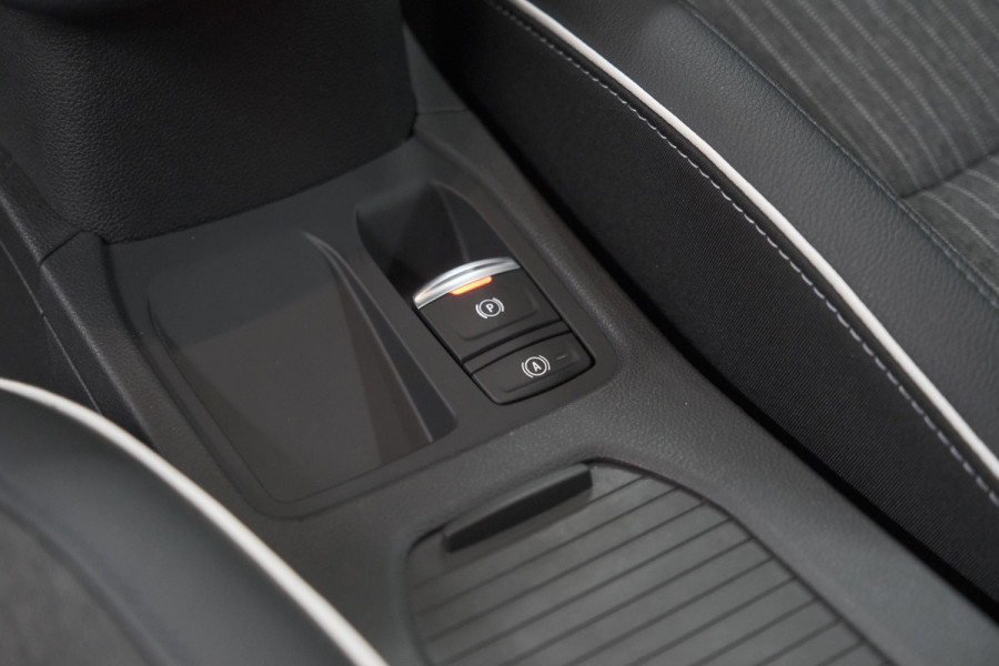 Renault Clio 1.0 TCe Intens | Trekhaak | Parkeersensoren | Climate Control | Apple Carplay
