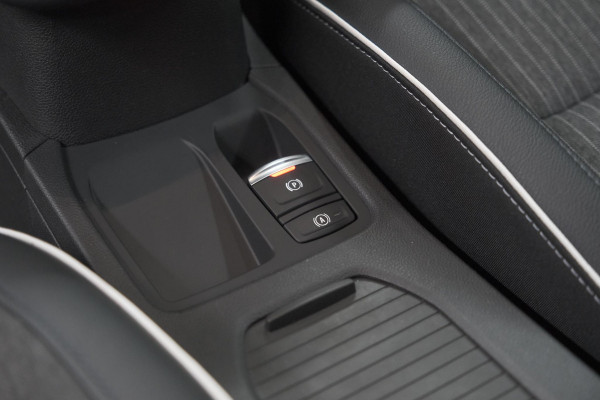 Renault Clio 1.0 TCe Intens | Trekhaak | Parkeersensoren | Climate Control | Apple Carplay