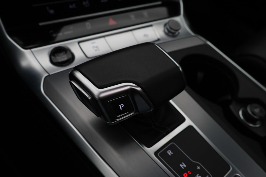 Audi A6 Avant 55 TFSI e quattro Pro Line S Competition Panoramadak, Memory, Leer, Camera, Trekhaak, 20"
