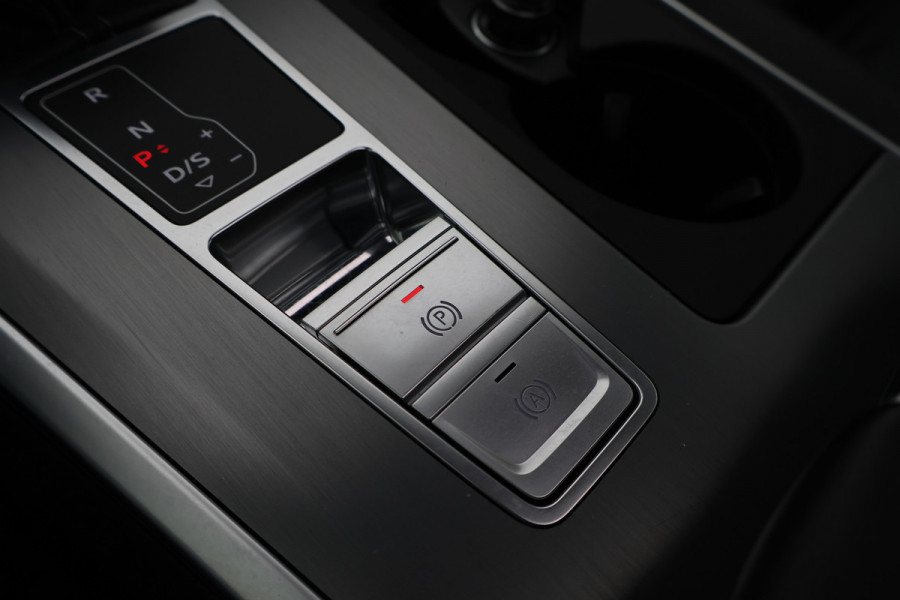 Audi A6 Avant 55 TFSI e quattro Pro Line S Competition Panoramadak, Memory, Leer, Camera, Trekhaak, 20"