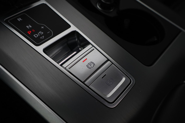 Audi A6 Avant 55 TFSI e quattro Pro Line S Competition Panoramadak, Memory, Leer, Camera, Trekhaak, 20"