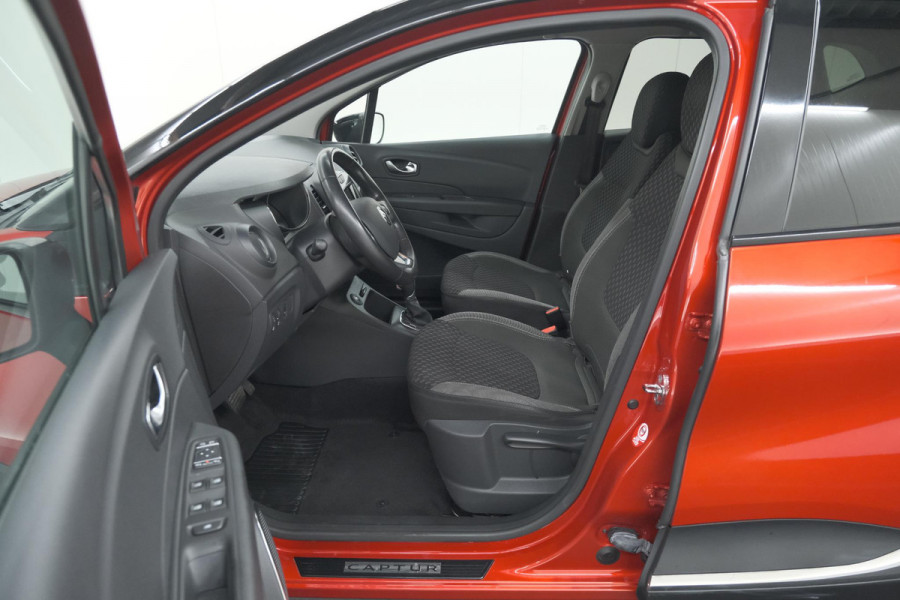 Renault Captur TCe 120 Intens | Trekhaak | Navigatie | Camera | Dodehoek Detectie