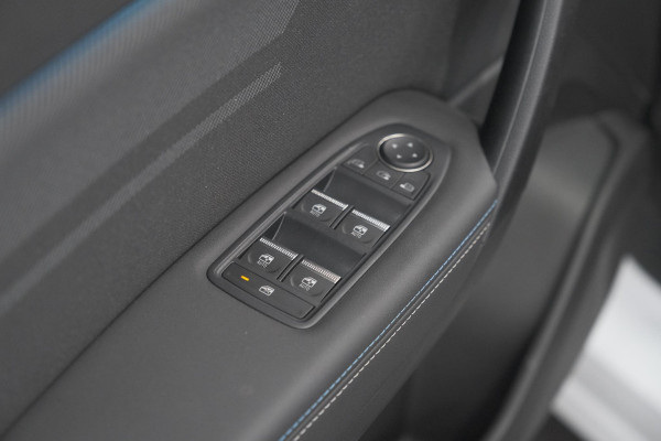 Renault Captur 1.8 E-Tech full hybrid 160 esprit Alpine | 360 Camera | Dodehoekdetectie | Adaptieve Cruise Control