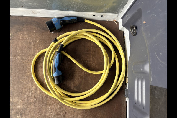 Mercedes-Benz eSprinter eSprinter 312 55kWh L2H2 Elektrisch 145km WLTP 93,7% (SOH) 80kw Snelladen Climate Control Camera