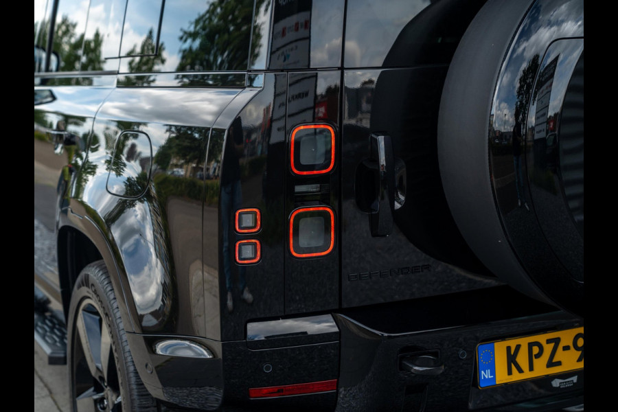 Land Rover Defender 2.0 P300e 110 X-Dynamic HSE | Pano | Head-Up | Tow pack | 22''