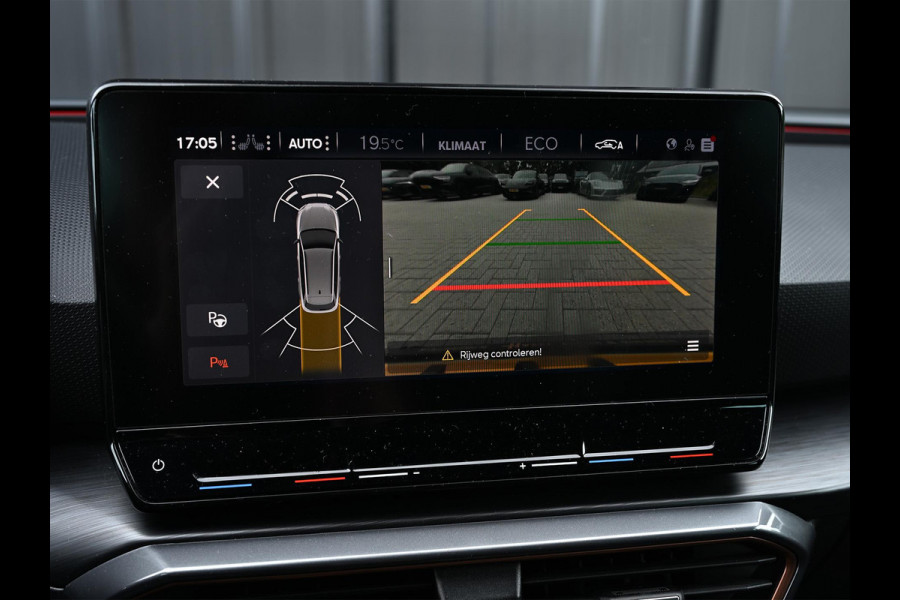 CUPRA Leon Sportstourer 1.4 e-Hybrid 245 | Panoramadak | Camera | Stoelverwarming | Ambiance Interieur | Adaptive Cruise | Stuurverwarming | Keyless | Trekhaak |