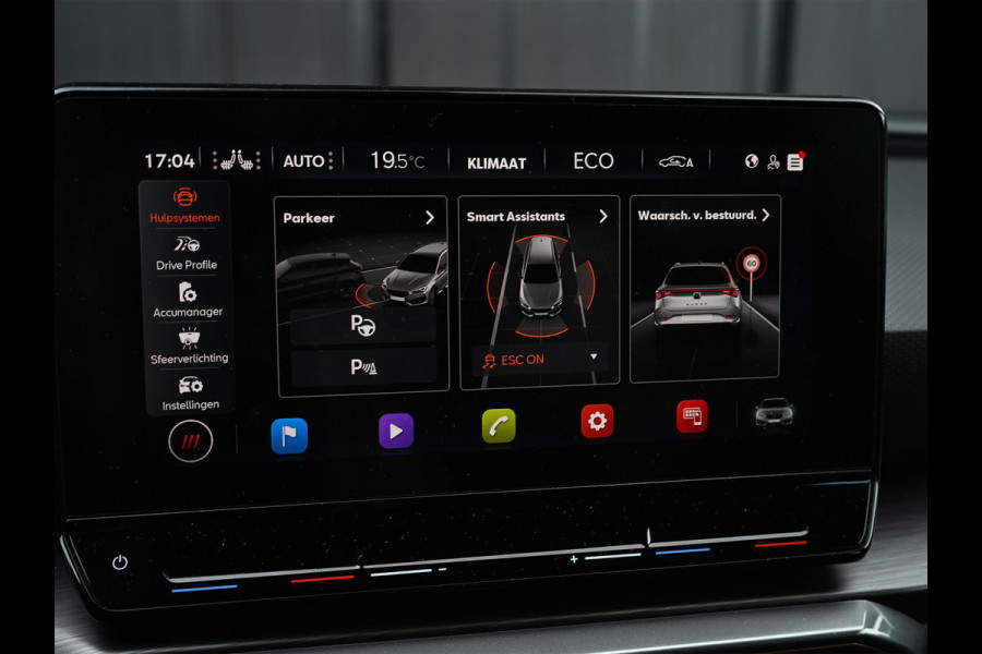 CUPRA Leon Sportstourer 1.4 e-Hybrid 245 | Panoramadak | Camera | Stoelverwarming | Ambiance Interieur | Adaptive Cruise | Stuurverwarming | Keyless | Trekhaak |
