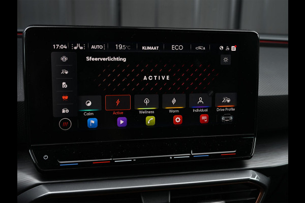 CUPRA Leon Sportstourer 1.4 e-Hybrid 245 | Panoramadak | Camera | Stoelverwarming | Ambiance Interieur | Adaptive Cruise | Stuurverwarming | Keyless | Trekhaak |