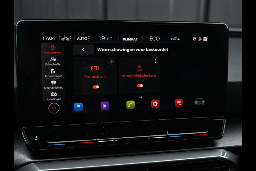 CUPRA Leon Sportstourer 1.4 e-Hybrid 245 | Panoramadak | Camera | Stoelverwarming | Ambiance Interieur | Adaptive Cruise | Stuurverwarming | Keyless | Trekhaak |