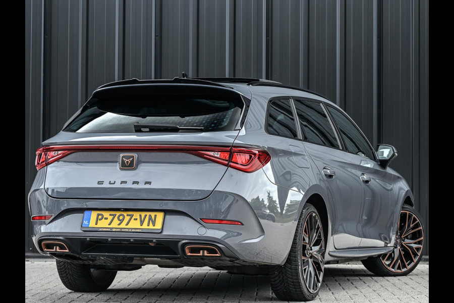CUPRA Leon Sportstourer 1.4 e-Hybrid 245 | Panoramadak | Camera | Stoelverwarming | Ambiance Interieur | Adaptive Cruise | Stuurverwarming | Keyless | Trekhaak |