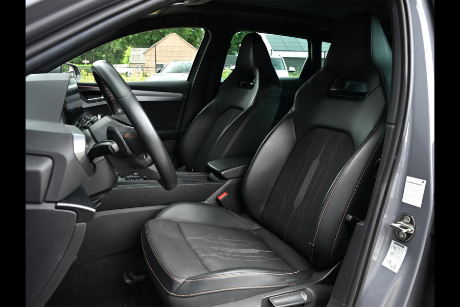 CUPRA Leon Sportstourer 1.4 e-Hybrid 245 | Panoramadak | Camera | Stoelverwarming | Ambiance Interieur | Adaptive Cruise | Stuurverwarming | Keyless | Trekhaak |