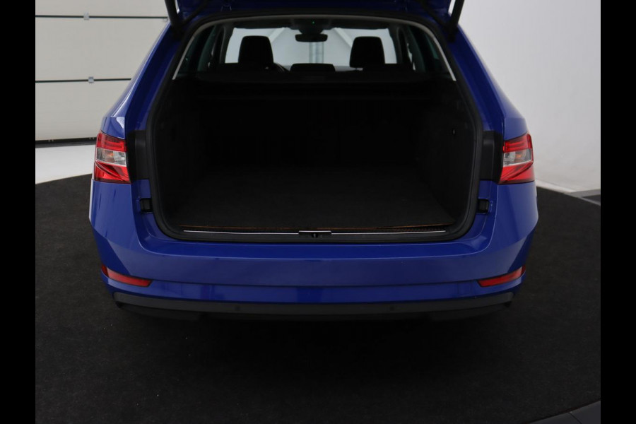 Škoda Superb 1.4 TSI iV Business Edition | SOH 92,3% | Stoelverwarming | Virtual Cockpit | Adaptive cruise | Camera | Carplay | Navigatie | Full LED | Parkeerhulp | PHEV | Plug In