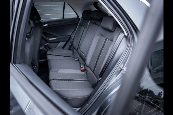 Volkswagen T-Roc 1.5 TSI Life - ACC l Apple Cplay l Camera l Navigatie