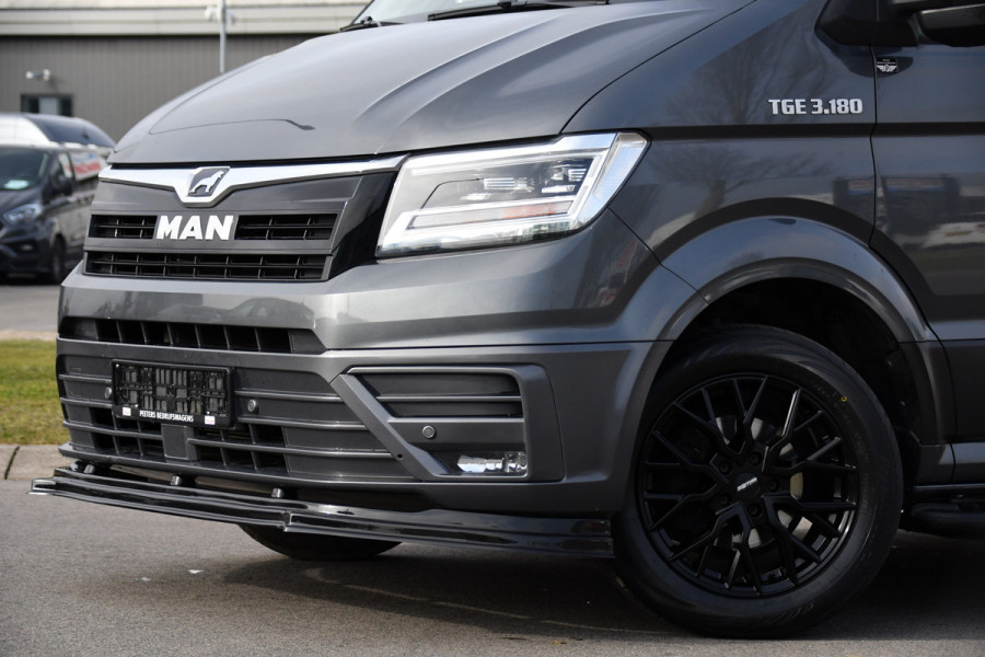 MAN TGE 3.180 35 2.0 L3H3 PB Edition Full Options! Camera, Cruise, Carplay, LED, 177pk, Automaat, Trekhaak 3000kg, Voorruit verwarming, Sensoren, Multimedia, Uniek!
