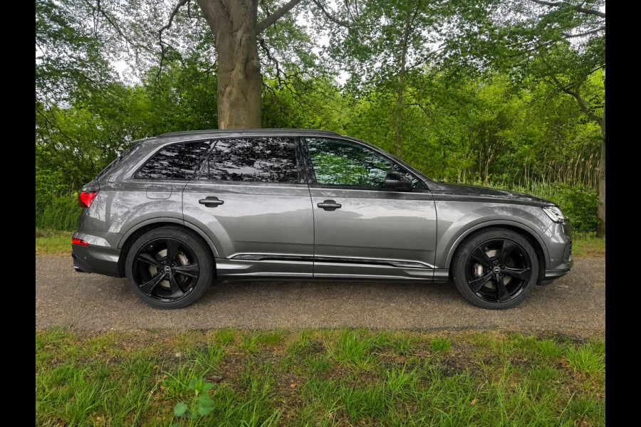 Audi Q7 55 TFSI e quattro|SLine|Panorama|NightVis|22"|Trekhaak|Dealer