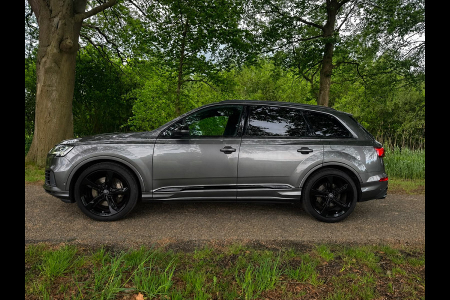 Audi Q7 55 TFSI e quattro|SLine|Panorama|NightVis|22"|Trekhaak|Dealer
