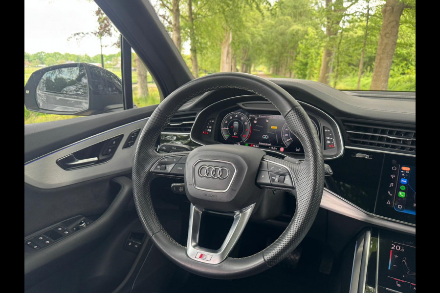 Audi Q7 55 TFSI e quattro|SLine|Panorama|NightVis|22"|Trekhaak|Dealer