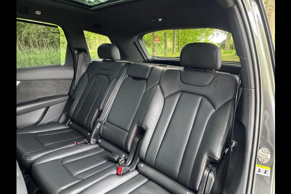 Audi Q7 55 TFSI e quattro|SLine|Panorama|NightVis|22"|Trekhaak|Dealer