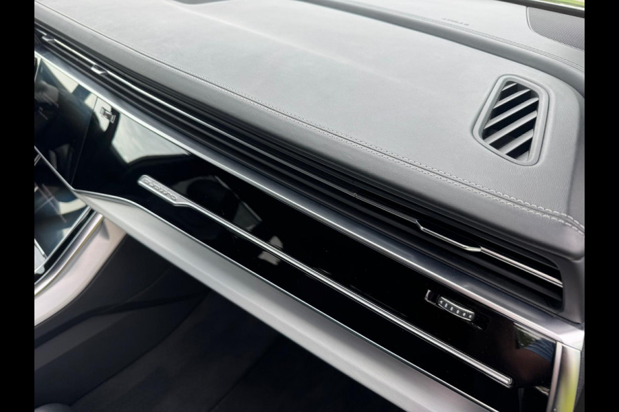 Audi Q7 55 TFSI e quattro|SLine|Panorama|NightVis|22"|Trekhaak|Dealer