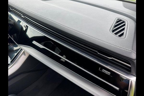 Audi Q7 55 TFSI e quattro|SLine|Panorama|NightVis|22"|Trekhaak|Dealer