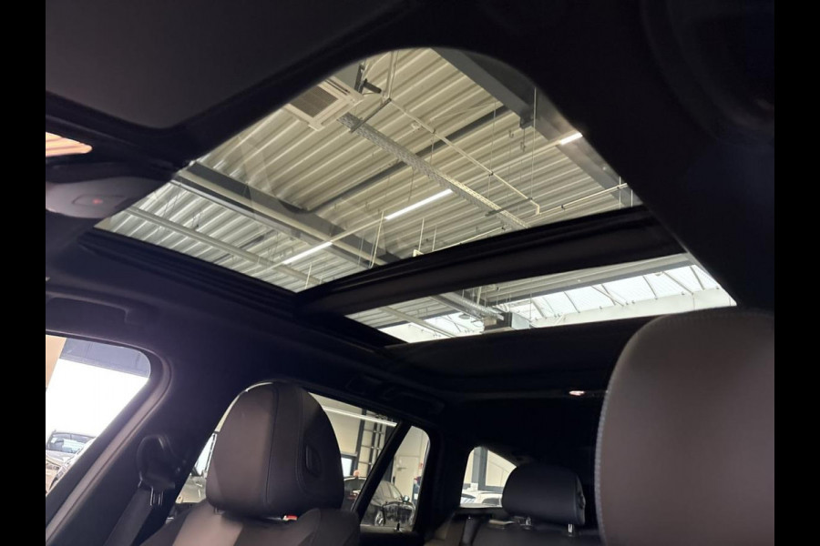 BMW 3 Serie Touring 330e M-SPORT ** ADAP. LED, PANO, TREKH, ACC, HuD, 19-inch LMV ** 1e EIG - UNFALLFREI, BMW ONDERH. ** * INFORMEER OOK NAAR ONZE AANTREKKELIJKE FINANCIAL-LEASE TARIEVEN **