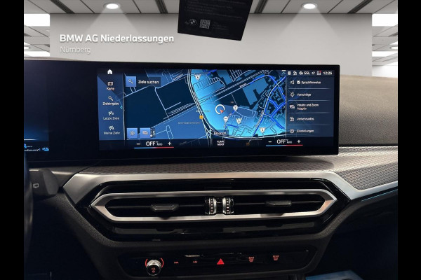 BMW 3 Serie Touring 330e M-SPORT ** ADAP. LED, PANO, TREKH, ACC, HuD, 19-inch LMV ** 1e EIG - UNFALLFREI, BMW ONDERH. ** * INFORMEER OOK NAAR ONZE AANTREKKELIJKE FINANCIAL-LEASE TARIEVEN **