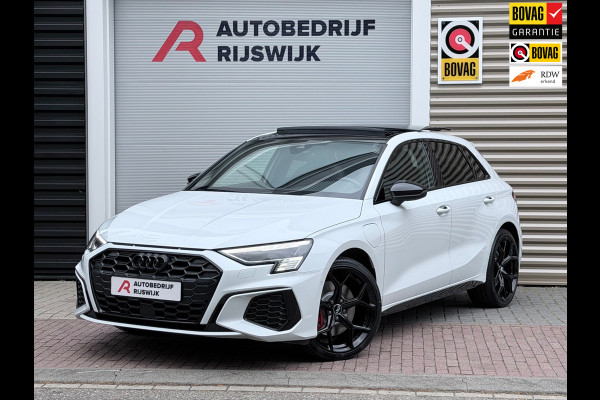 Audi A3 Sportback 45 TFSI e S edition Competition Pano/Sfeer/Camera