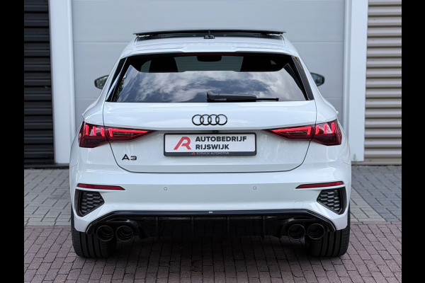 Audi A3 Sportback 45 TFSI e S edition Competition Pano/Sfeer/Camera