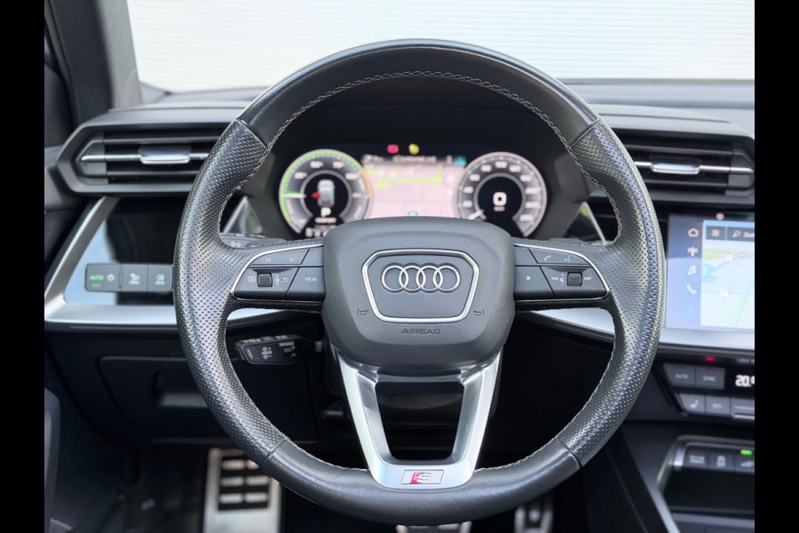 Audi A3 Sportback 45 TFSI e S edition Competition Pano/Sfeer/Camera