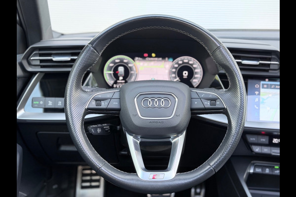 Audi A3 Sportback 45 TFSI e S edition Competition Pano/Sfeer/Camera