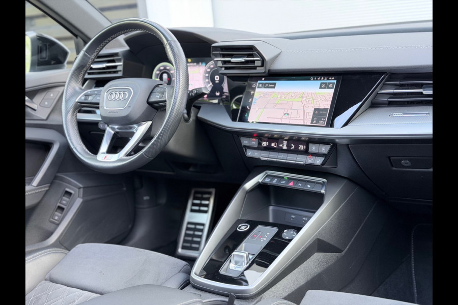 Audi A3 Sportback 45 TFSI e S edition Competition Pano/Sfeer/Camera