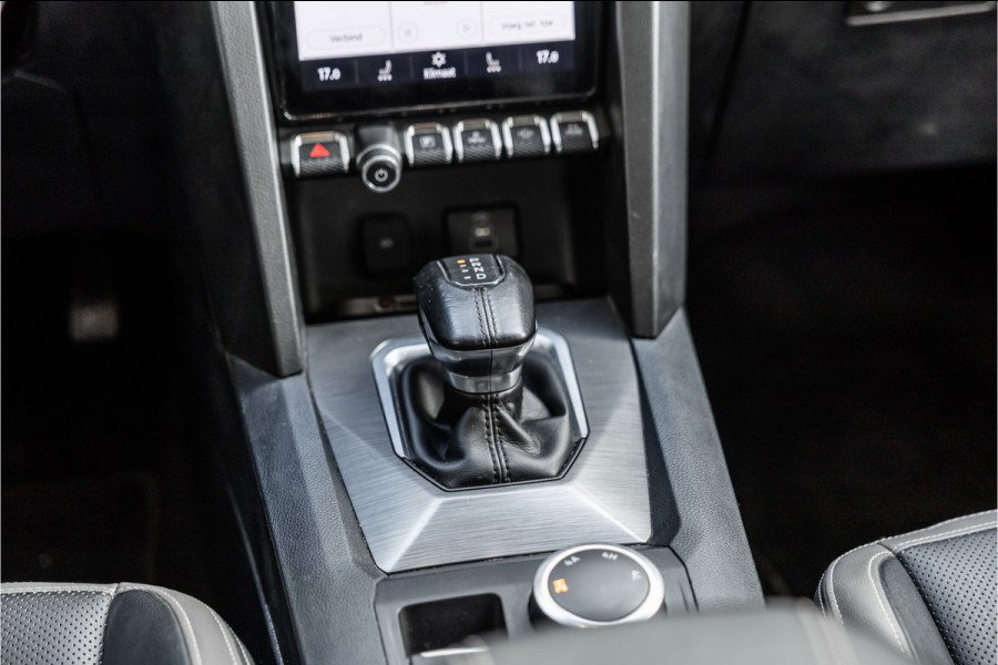 Volkswagen Amarok 3.0 TDI 4Motion | ACC | Side Assist | 360 Camera | Trekhaak | Harman Kardon | 20'' velgen | Grijs kenteken | CarPlay | Lederen bekleding | Navigatie | Elek stoelen | LED Koplampen | Nieuwe APK