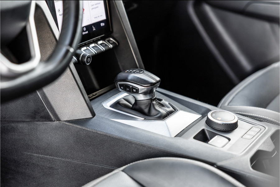 Volkswagen Amarok 3.0 TDI 4Motion | ACC | Side Assist | 360 Camera | Trekhaak | Harman Kardon | 20'' velgen | Grijs kenteken | CarPlay | Lederen bekleding | Navigatie | Elek stoelen | LED Koplampen | Nieuwe APK