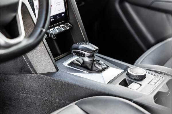 Volkswagen Amarok 3.0 TDI 4Motion | ACC | Side Assist | 360 Camera | Trekhaak | Harman Kardon | 20'' velgen | Grijs kenteken | CarPlay | Lederen bekleding | Navigatie | Elek stoelen | LED Koplampen | Nieuwe APK