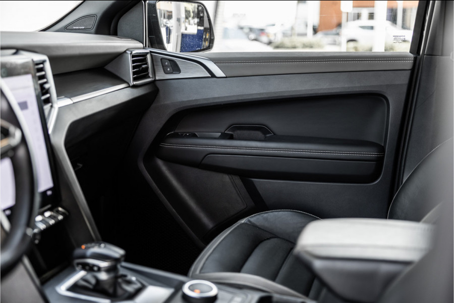 Volkswagen Amarok 3.0 TDI 4Motion | ACC | Side Assist | 360 Camera | Trekhaak | Harman Kardon | 20'' velgen | Grijs kenteken | CarPlay | Lederen bekleding | Navigatie | Elek stoelen | LED Koplampen | Nieuwe APK