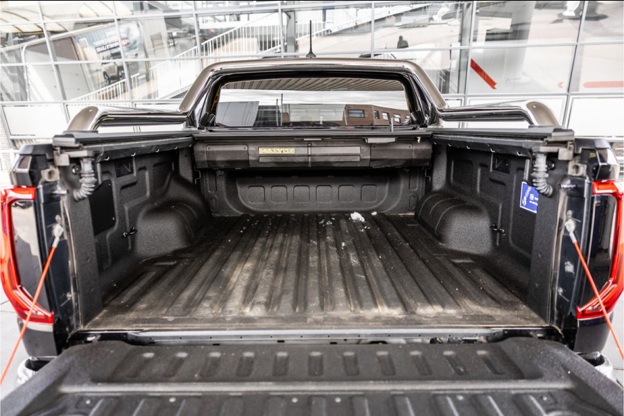 Volkswagen Amarok 3.0 TDI 4Motion | ACC | Side Assist | 360 Camera | Trekhaak | Harman Kardon | 20'' velgen | Grijs kenteken | CarPlay | Lederen bekleding | Navigatie | Elek stoelen | LED Koplampen | Nieuwe APK