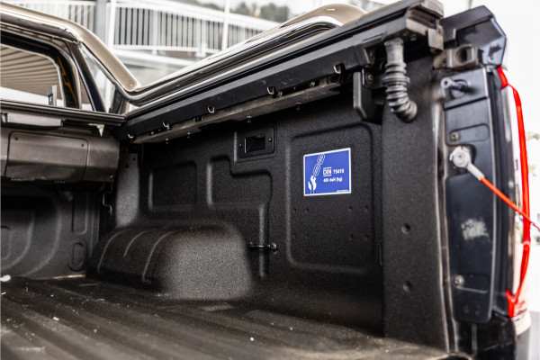 Volkswagen Amarok 3.0 TDI 4Motion | ACC | Side Assist | 360 Camera | Trekhaak | Harman Kardon | 20'' velgen | Grijs kenteken | CarPlay | Lederen bekleding | Navigatie | Elek stoelen | LED Koplampen | Nieuwe APK