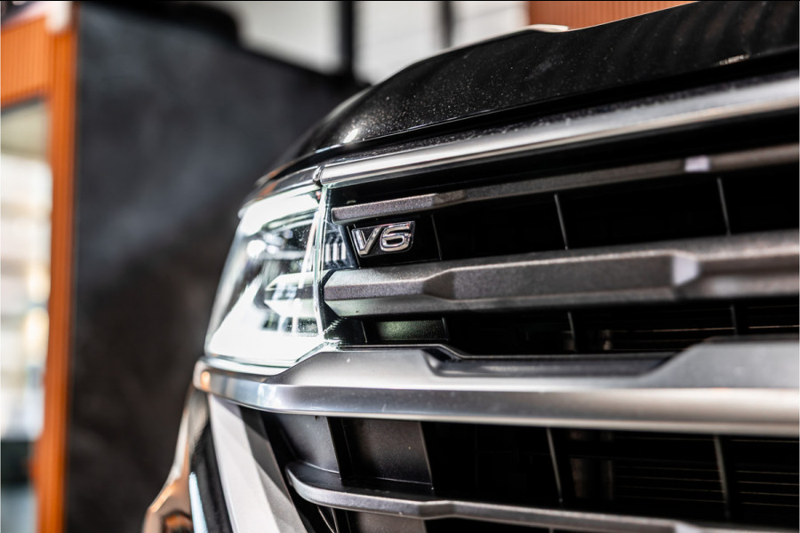 Volkswagen Amarok 3.0 TDI 4Motion | ACC | Side Assist | 360 Camera | Trekhaak | Harman Kardon | 20'' velgen | Grijs kenteken | CarPlay | Lederen bekleding | Navigatie | Elek stoelen | LED Koplampen | Nieuwe APK
