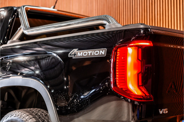 Volkswagen Amarok 3.0 TDI 4Motion | ACC | Side Assist | 360 Camera | Trekhaak | Harman Kardon | 20'' velgen | Grijs kenteken | CarPlay | Lederen bekleding | Navigatie | Elek stoelen | LED Koplampen | Nieuwe APK