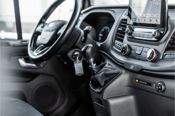 Ford Transit Custom 340 2.0 TDCI 170 PK L2H1 | ACC | CarPlay | Camera | Navigatie | Stoelverwarming | DAB | PDC V+A | Nieuwe APK