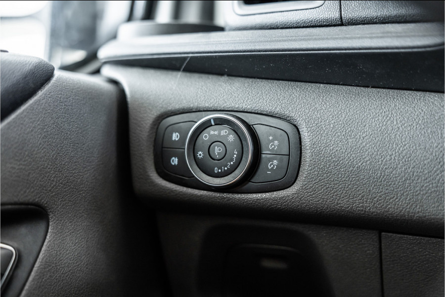 Ford Transit Custom 340 2.0 TDCI 170 PK L2H1 | ACC | CarPlay | Camera | Navigatie | Stoelverwarming | DAB | PDC V+A | Nieuwe APK
