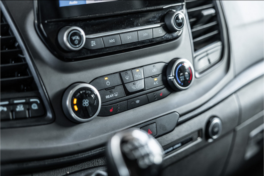 Ford Transit Custom 340 2.0 TDCI 170 PK L2H1 | ACC | CarPlay | Camera | Navigatie | Stoelverwarming | DAB | PDC V+A | Nieuwe APK