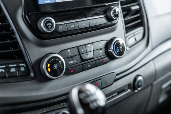 Ford Transit Custom 340 2.0 TDCI 170 PK L2H1 | ACC | CarPlay | Camera | Navigatie | Stoelverwarming | DAB | PDC V+A | Nieuwe APK