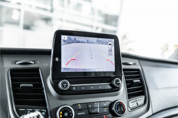 Ford Transit Custom 340 2.0 TDCI 170 PK L2H1 | ACC | CarPlay | Camera | Navigatie | Stoelverwarming | DAB | PDC V+A | Nieuwe APK